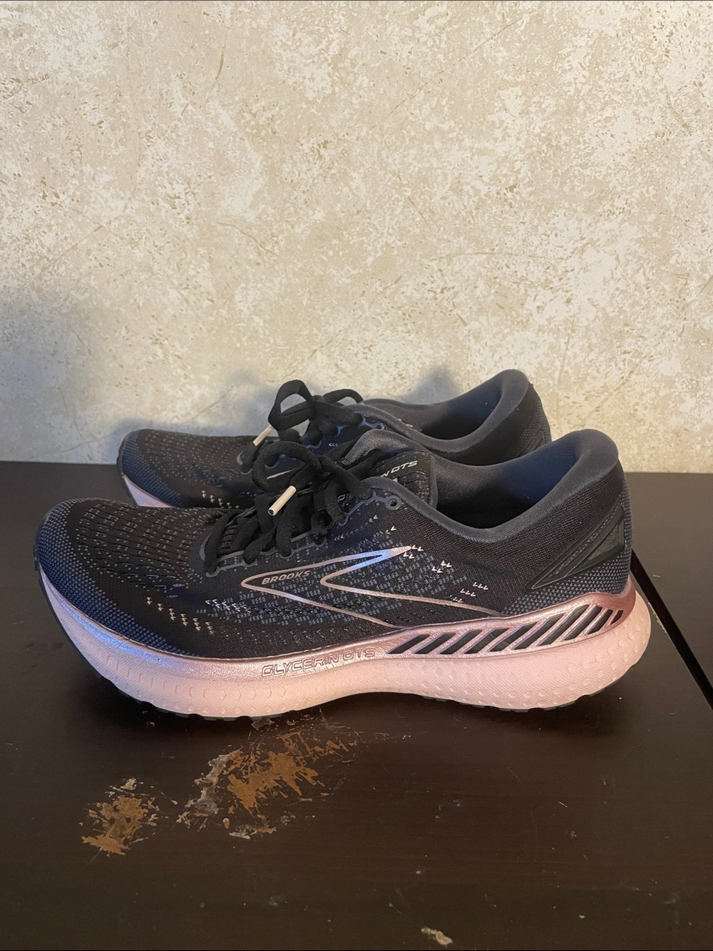 Brooks Women’s Metallic Pink & Black Glycerin GTS 19 Athletic Sneakers